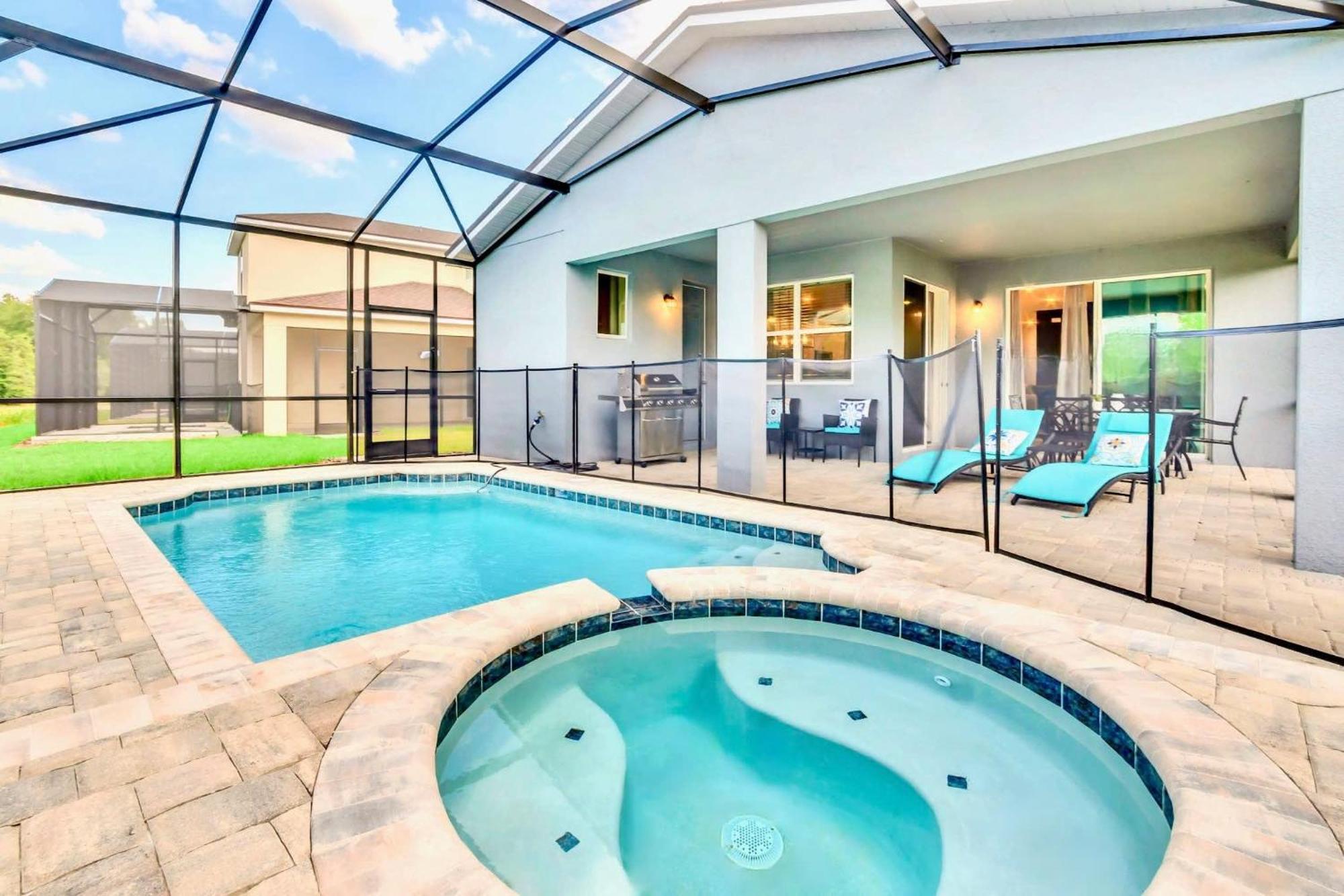 Stunning Rare Lake Front 7Br Holiday Home - Sleeps 14 - Pool, Hot Tub, & Games! Orlando Dış mekan fotoğraf