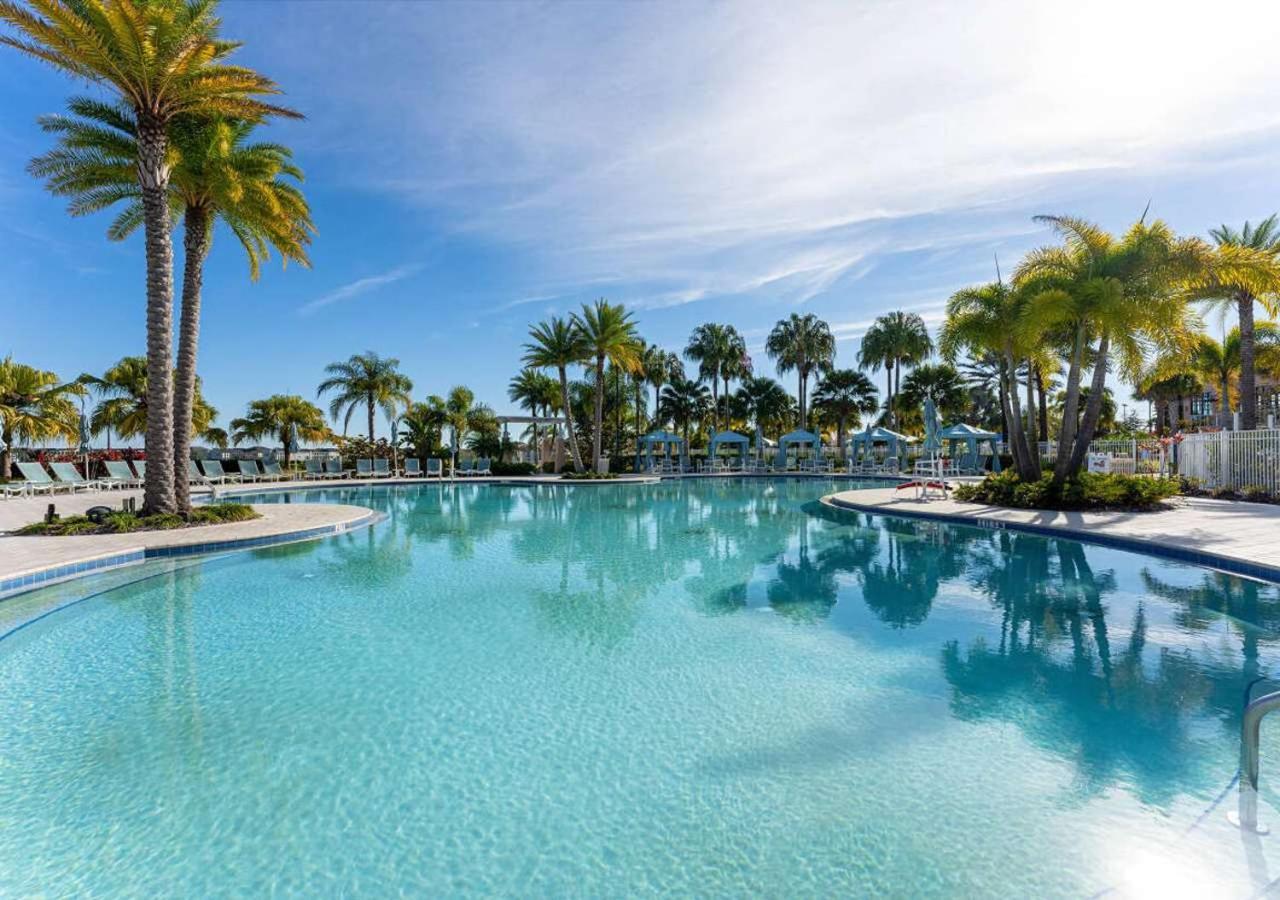 Stunning Rare Lake Front 7Br Holiday Home - Sleeps 14 - Pool, Hot Tub, & Games! Orlando Dış mekan fotoğraf